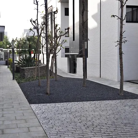 Port Apartment *