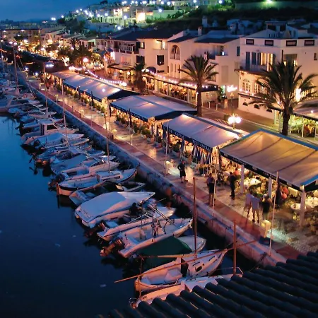Port Apartment *
